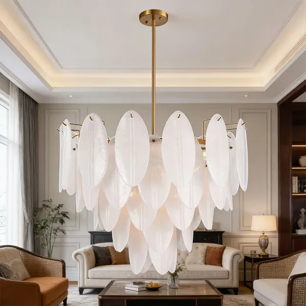 Quali materiali sono utilizzati nei lampadari moderni?
